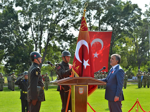 Cumhurbaşkanı Gül, 5. Kolordu İstihkâm Alay Komutanlığı’nda Sancak Tevdi Töreni’ne Katıldı